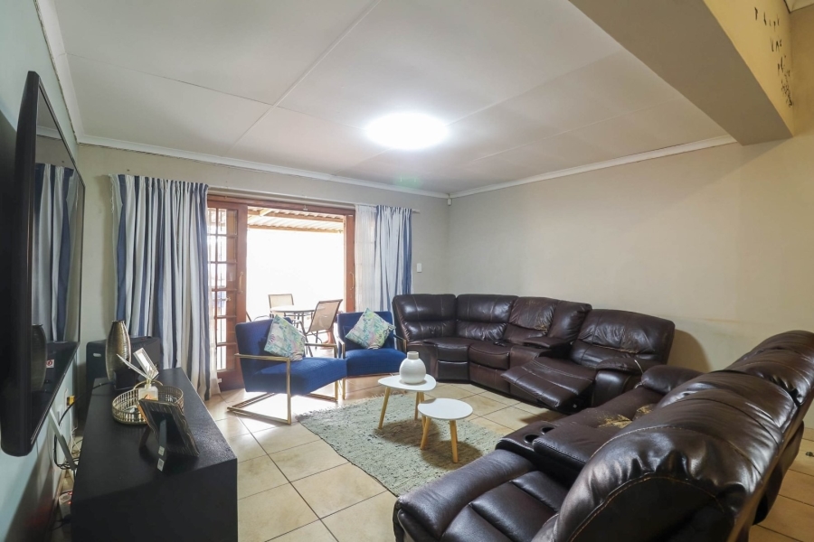 2 Bedroom Property for Sale in Waterval East North West